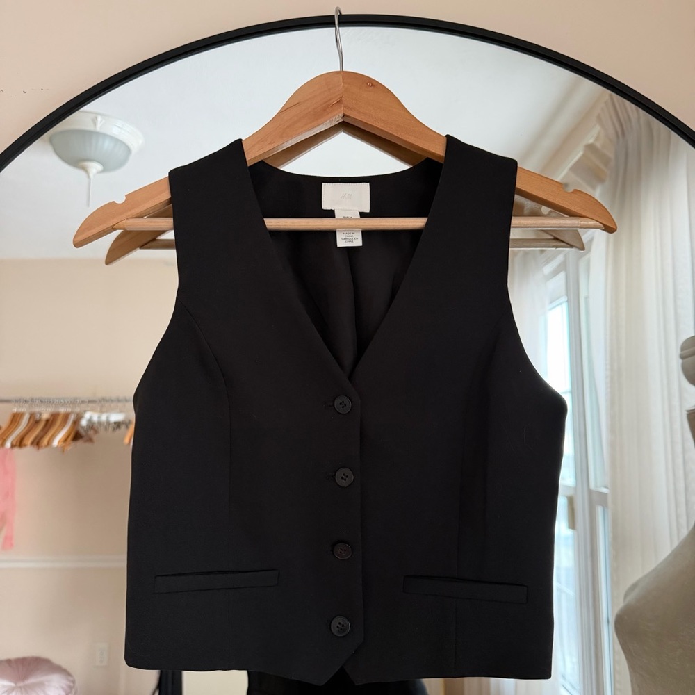 H&M Suiting Black Button-Front Vest Size XS - Picture 2 of 6